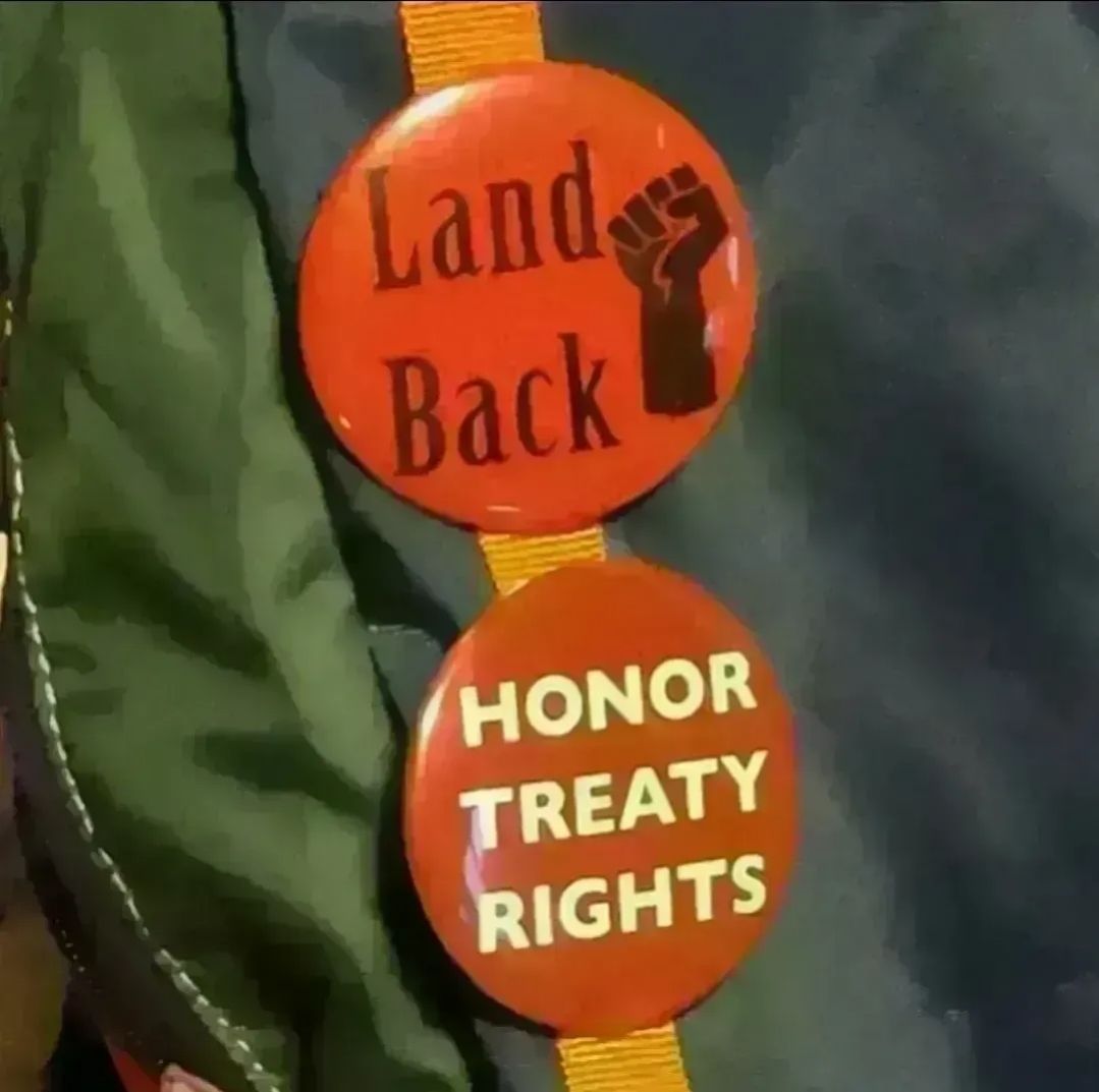 Got some awesome buttons on Et$y at buff.ly/3zRSDB7 , perfect for my backpack! #NativeTwitter #ResistanceButtons #LandBack #HonorTheTreaties #DECOLONIZE