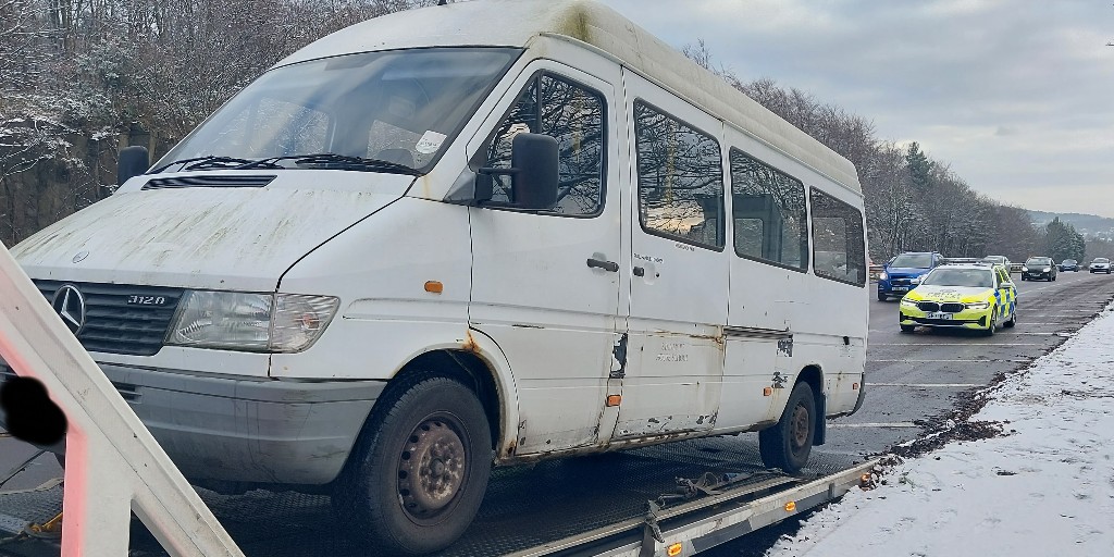 PSOSRoads's tweet photo. #EdinburghRP stopped this vehicle today and found that the MOT had expired in August 2023. An examination revealed several major defects. Driver also found to have an expired driving licence, vehicle seized and driver reported. #S165 #CheckYourDocuments https://t.co/32u1nzXPCK