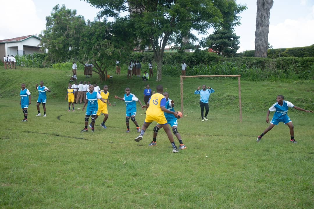 FerwahandRwanda's tweet image. #NationalTalentDay2023
Kuri uyu wa Gatandatu i  @HuyeDistrict  habereye imikino yo kugaragaza impano irimo na #Handball.
Ni igikorwa kiri muri gahunda ya #IsongaProgram, umushinga wa Leta y&apos;u Rwanda binyuze muri @Rwanda_Sports , ku bufatanye na @AFD_France