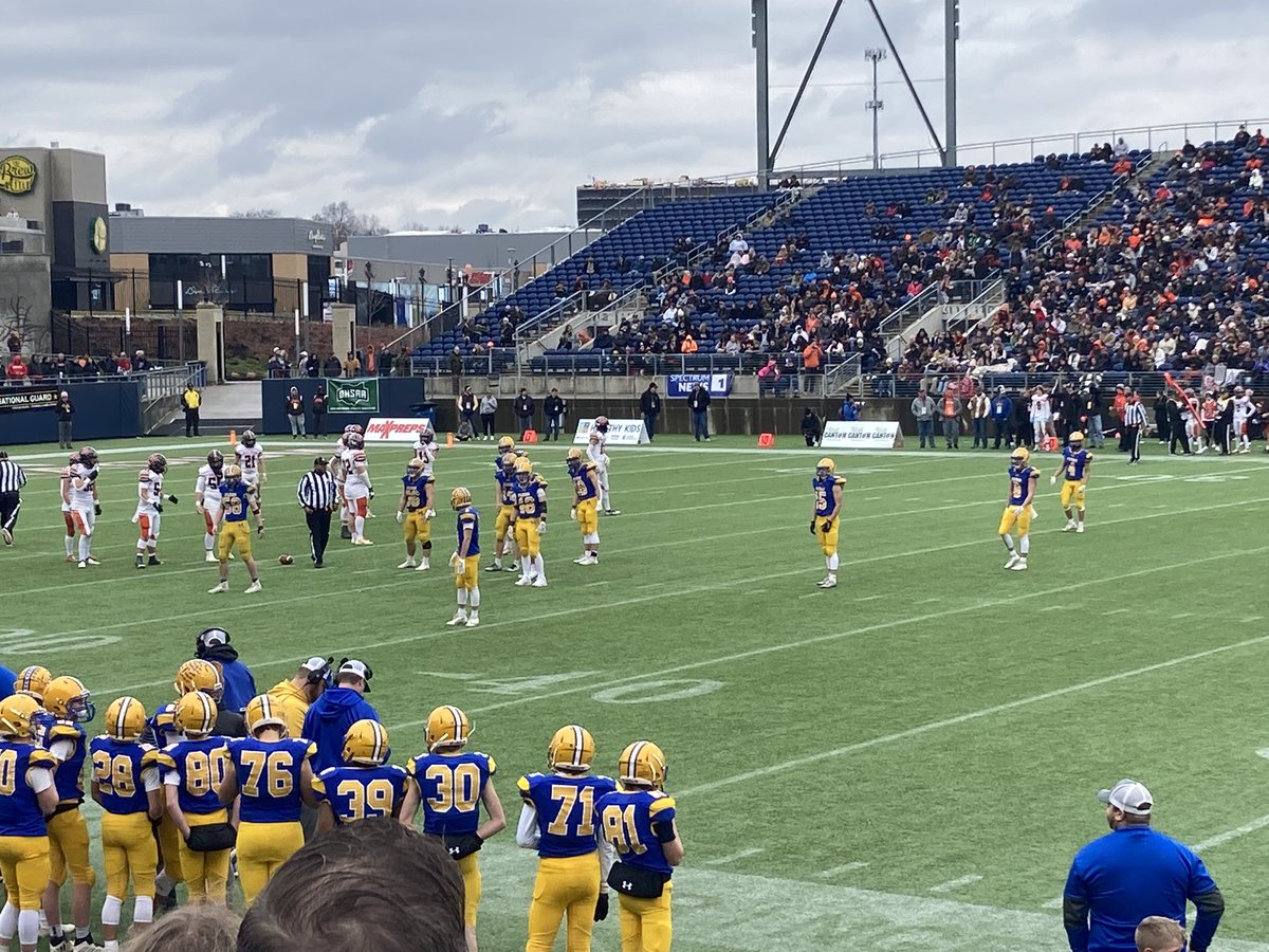 MattEifert's tweet photo. Marion Local Defense, in a word: Stingy. #Flyerball #StateChamps #16-0 #48-0 https://t.co/8USnsJyIJh