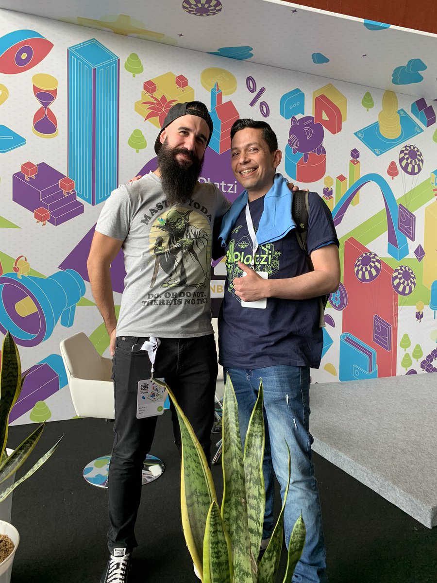 andresovalle8's tweet image. Mi #MoureDev de la suerte 🍀