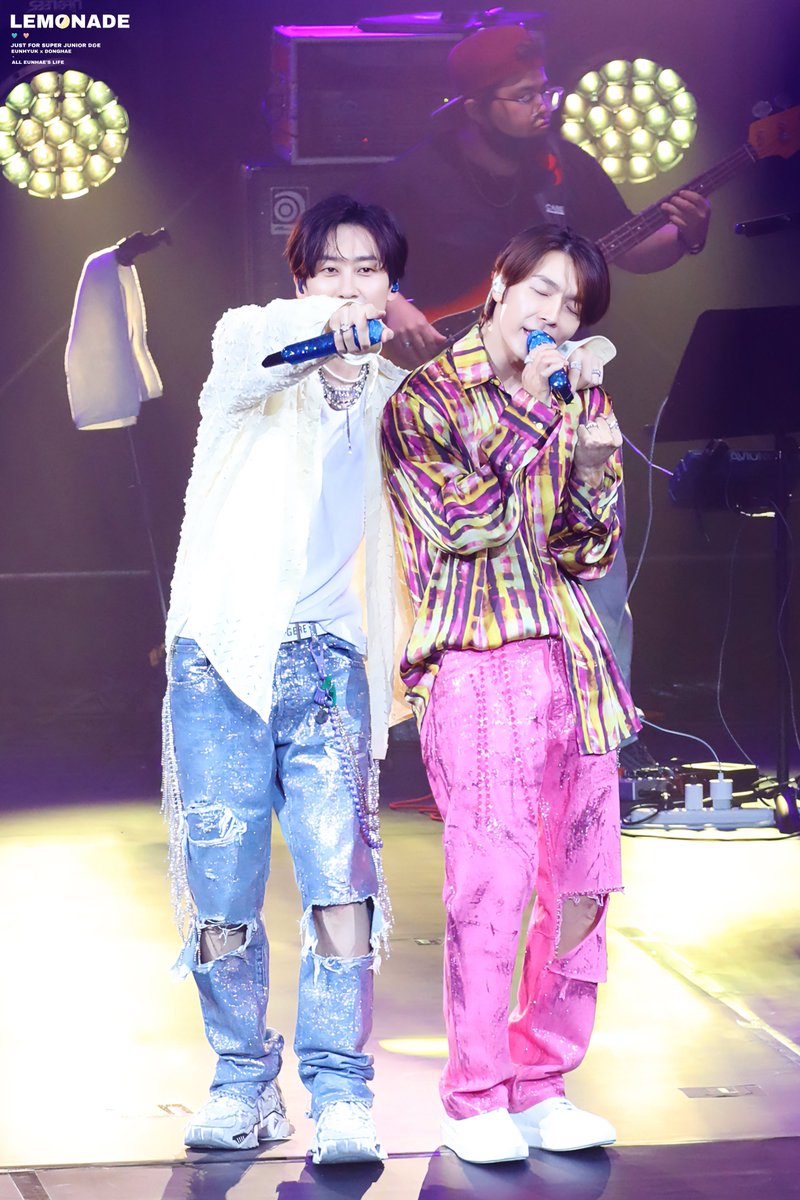lemonadeeh's tweet photo. 231202 DElight Party 마카오 D1 은혁 동해

🌇

#은혁 #이혁재 #EUNHYUK
#동해 #이동해 #DONGHAE
#슈퍼주니어 #SUPERJUNIOR
@AllRiseSilver @donghae861015 https://t.co/ifsdvqB2OC