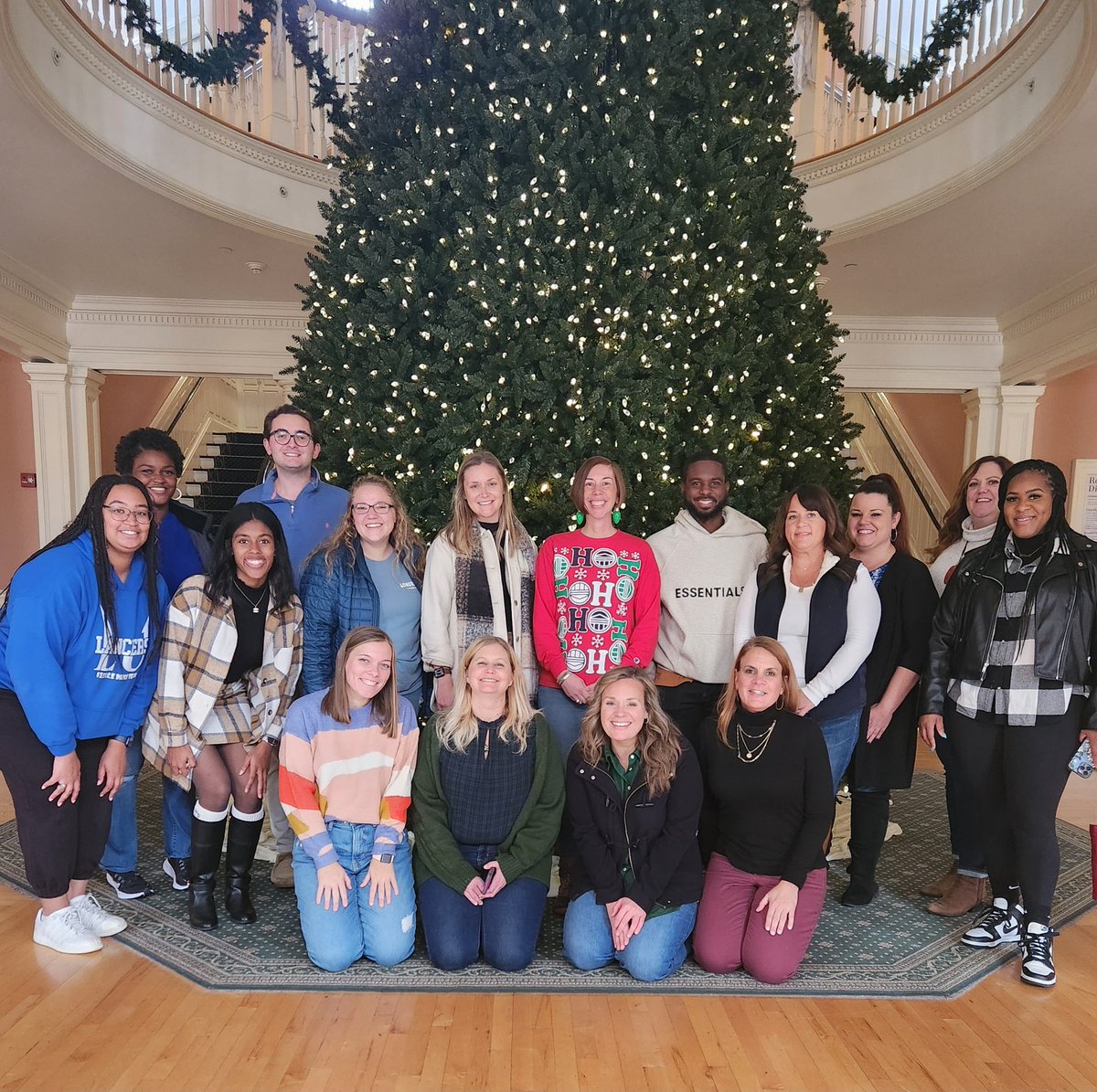DoctorT_A's tweet photo. A great day with my Lancer leaders! Shout out to @jposs1401 in #WoodULead24 who shared tips and tricks of the trade with our newest cohort about the capstone experience. Then, #WoodULead25 took a field trip across campus to see the holiday decorations! 💙 @LongwoodCGPS #WoodULead https://t.co/GqhQRAcftl