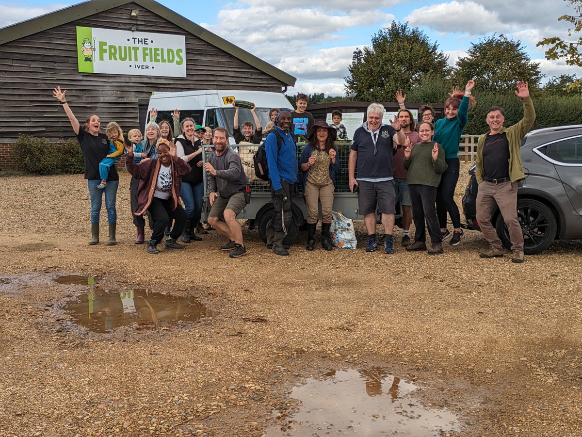 Kheperaorg's tweet photo. Check out my latest article: Gleaning https://t.co/THpqwLbDVh via @LinkedIn 

Thanks to our friends: - 
@Copasfarmspyo, @WycombeFoodHub
Our team of dedicated community volunteers,
@_BNUni volunteers 

Gleaning Video by @EmpathyMediaOrg  
https://t.co/TmBmcwNbeN

#FoodSystems https://t.co/kCU0oBagT5