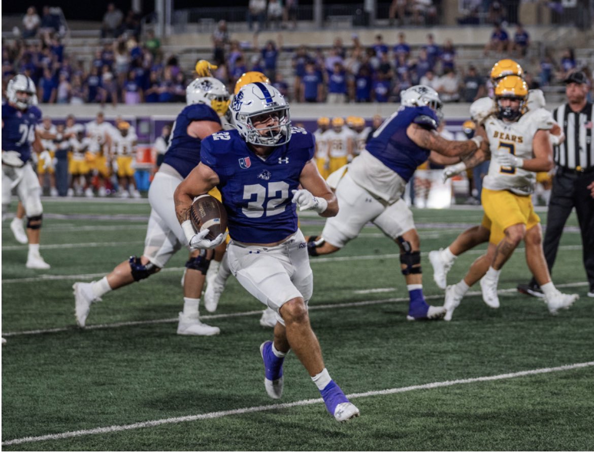 Rb/Athlete 6’0 210lbs
 ready for the next step in life😤💪🏼