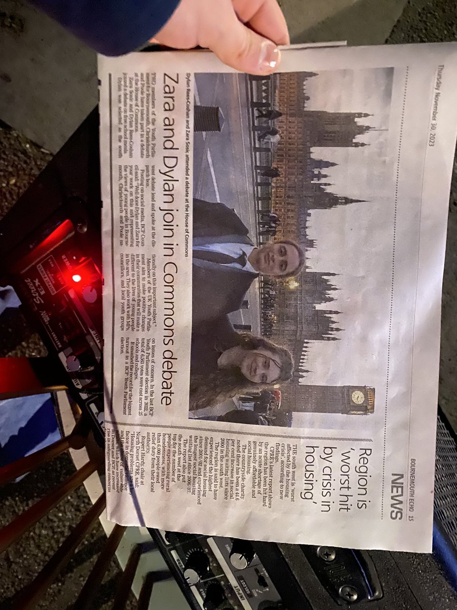 CoshanRees's tweet image. My wonderful 90 year old neighbour Harold just slipped me a newspaper article! 

Thank you so much @Bournemouthecho such a lovely thing to see at our streets light switch on!

Such a brilliant experience, and such a lovely article! 

Thank you!!