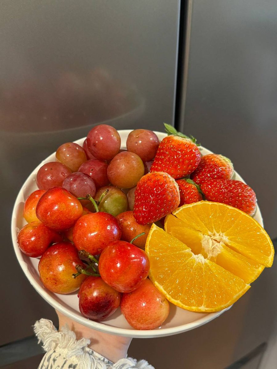 🍊🍇🍒🍎😋
