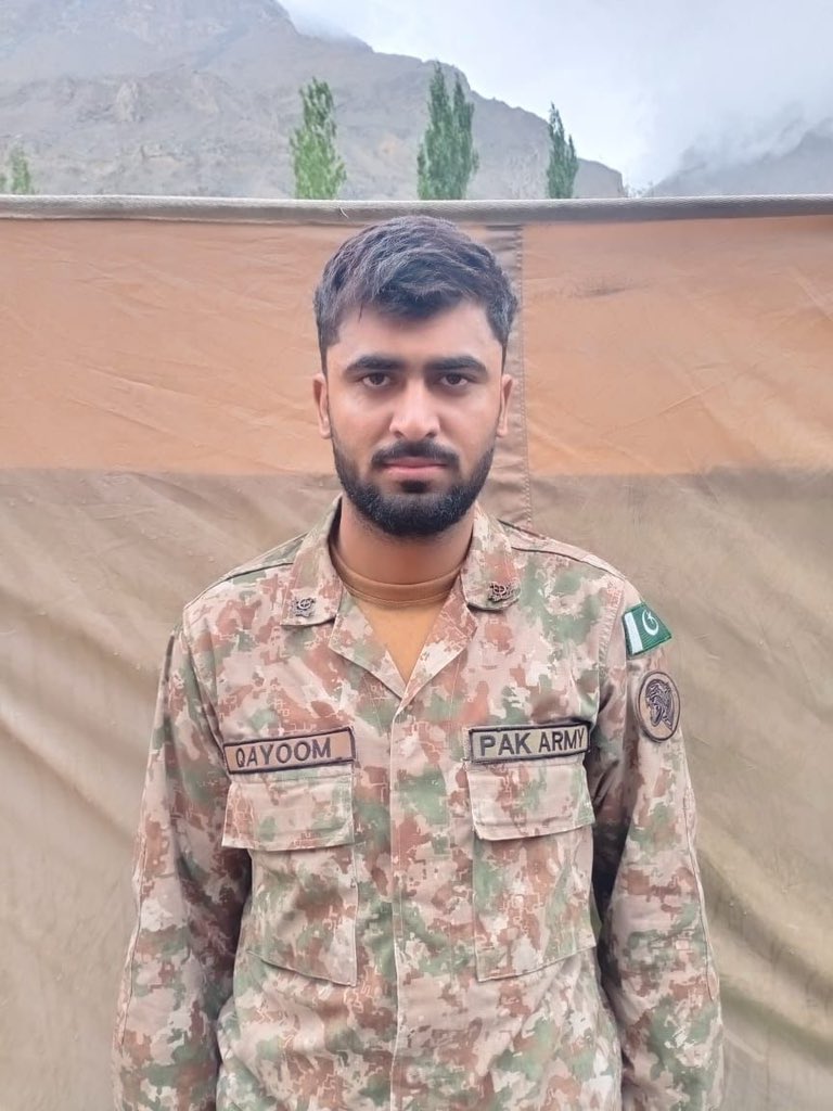 RehmatKhanPP3's tweet photo. آج چلاس میں ہونے والے دہ��تگردی کے دلخراش واقعہ کی بھرپور مذمت کرتاہوں اور تمام زخمیوں کی جلد صحتیابی کے لئیے دعا گو ہوں۔ اطلاعات کے مطابق پاکستان آرمی کے 6 جوانوں نے جان کا نذرانہ پیش کیا جبکہ دیگر سویلینز میں مقامی اور غیرمقامی افراد بھی شامل ہیں ۔ میں پاکستان میں ہرقسم کی دہشت گردی کی ناصرف مذمت کرتا ہوں بلکہ گاہے بگاہے اس قسم کے واقعات میں ملوث عناصر کیخلاف بھرپور کاروائی کا مطالبہ بھی کرتا ہوں
#چلاس
