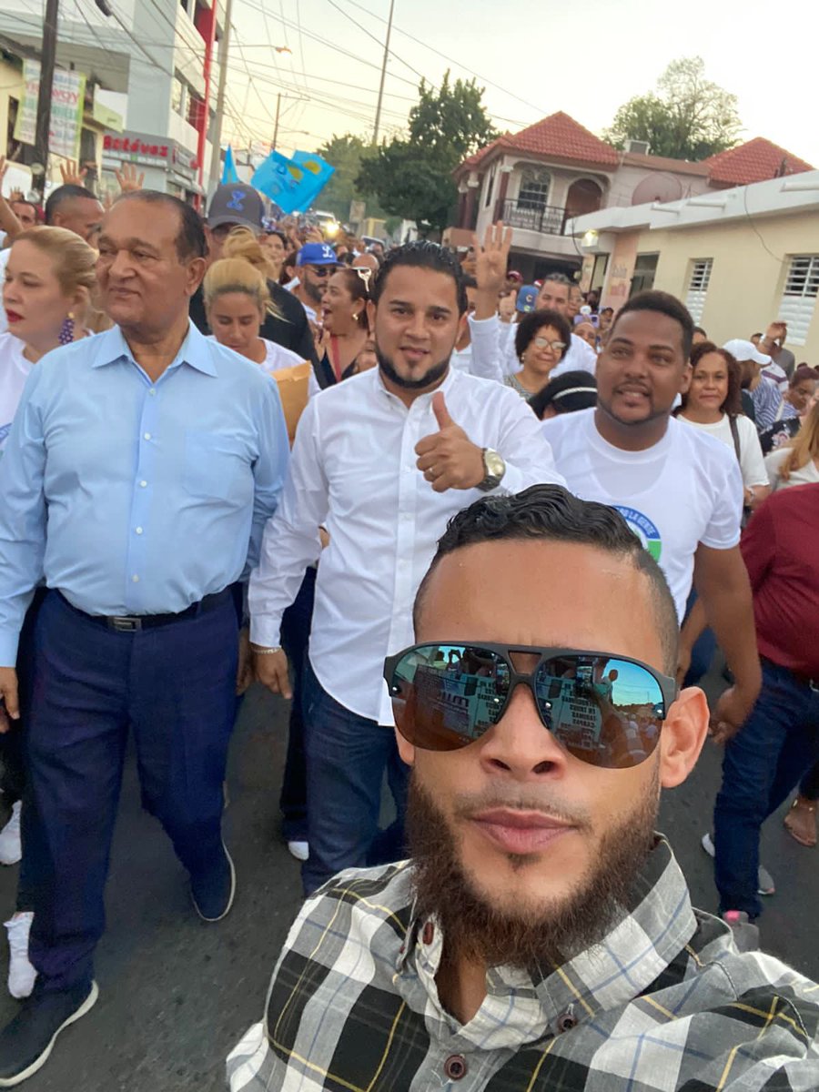 En el día de ayer fuimos inscrito ante la junta central electoral acompañando a nuestro alcalde <a href="/Felix_MarteB/">Alcaldía de Sabaneta.</a> por el municipio de sabaneta. El PRM sigue demostrando su fuerza  en todo el país. <a href="/CarolinaMejiaG/">CarolinaMejiaG</a> <a href="/JosePaliza/">Jose Paliza</a> <a href="/luisabinader/">Luis Abinader</a> <a href="/yoma04/">Yomailin Zapata</a> <a href="/SolangeEstevez1/">Solange Estevez</a>