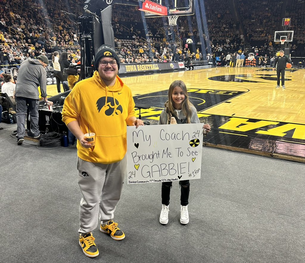 ethankaiser's tweet image. Go Hawks! 🖤💛

#FightForIowa