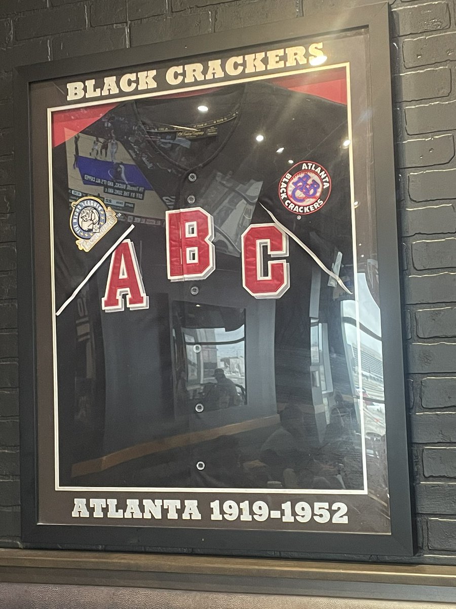 I love seeing all the old #NegroLeague jerseys on display in different cities. 

I think a trip to Kansas City for the #NegroLeaguesMuseum might be on tap in 2024.