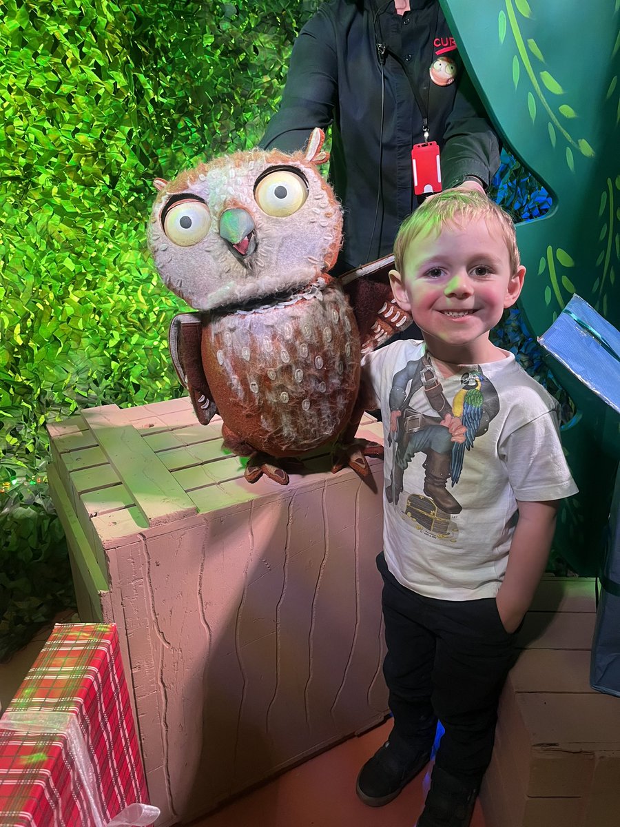 dav_norton's tweet photo. William loved meeting Rosie the Owl Who Came for Christmas today! @CurveLeicester Well done to all those involved xx https://t.co/dxy5Z9DfiE