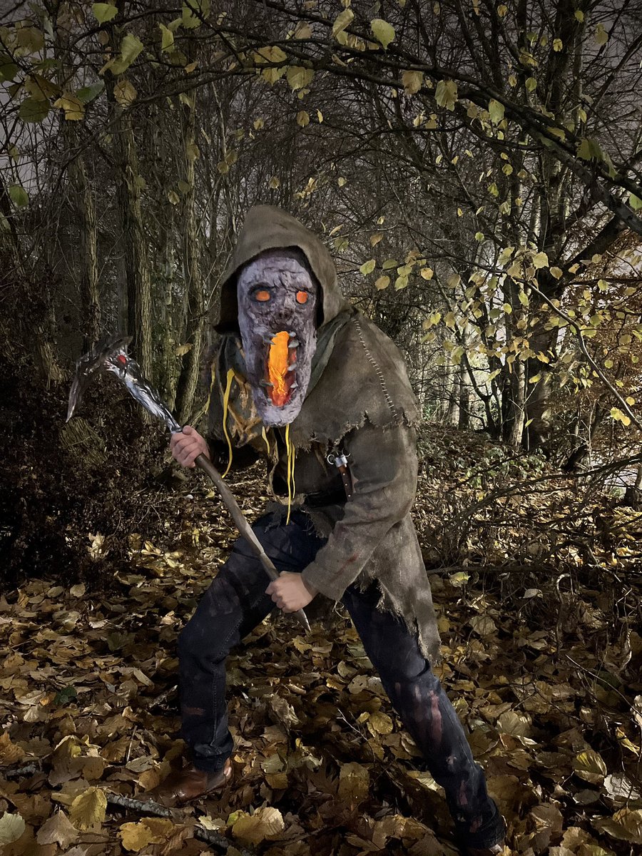 S_Swampert's tweet image. @DeadbyDaylight Cosplayed your lovely creations at MCM Birmingham today. How did we do? #dbdblight #dbdcosplay #blightcosplay