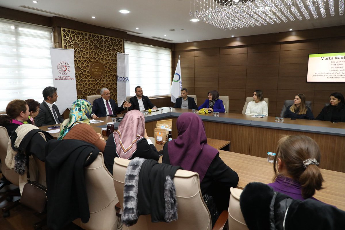 Göreve geldiğimiz günden bugüne verdiğimiz sözleri tutuyor, kadınlarımızın işgücünü ekonomiye kazandırmaya devam ediyoruz.

Ordu Büyükşehir Belediyesi olarak Doğu Karadeniz Kalkınma Ajansı’ndan (DOKA) onay aldığımız ‘Kadın Kooperatifleri Marka Oluyor’ projesi kapsamında ilimizde