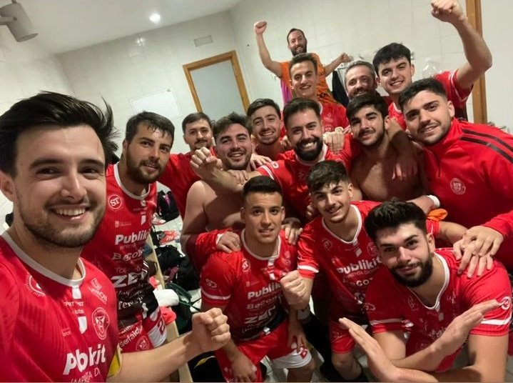 Y seguimos con alegrías 💪💪

El FILIAL asalta Doña Mencía y gana 3-4 en su partido ante el 2º clasificado.

#VamosBujalance #TodoAlRojo