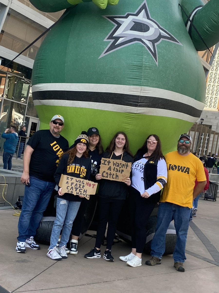 #fightforiowa
Let’s go WBB, beat Bowling Green.
#itwasntafaircatch
Repping today at a Dallas Stars game!