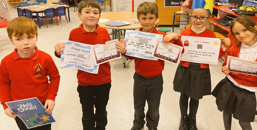 A super 🌟Seren, proud clouds and super spellers.