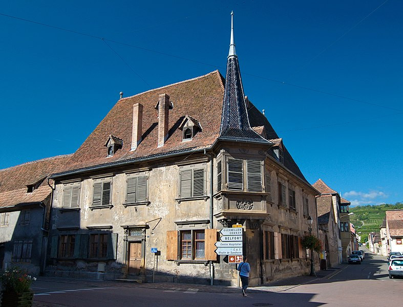 Maison à #Rouffach (#HautRhin) Construction 3e quart XVIIe siècle. Façades et toitures : inscription par arrêté du 13 juin 1929. Suite 👉 monumentum.fr/monument-histo… #Patrimoine #MonumentHistorique