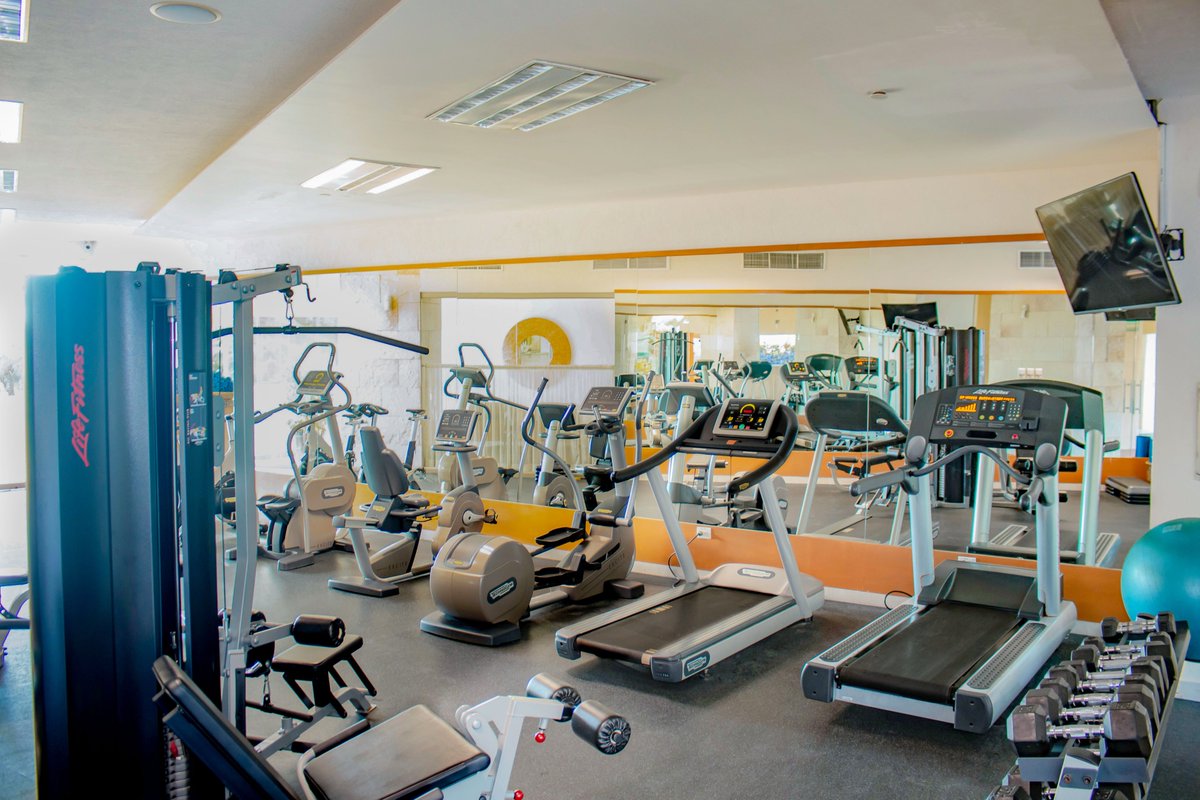 SunsetPlazaPV's tweet photo. Your fitness escape in paradise: our gym at #SunsetPlazaPV 💪🌴. https://t.co/Ty7vSVx9CZ

Combine luxury with wellness and discover a space equipped to elevate your workouts. Make every session a unique experience! 🏋️‍♀️✨

#Gym #fitness #health #PuertoVallarta https://t.co/tCTG1vl2Bb
