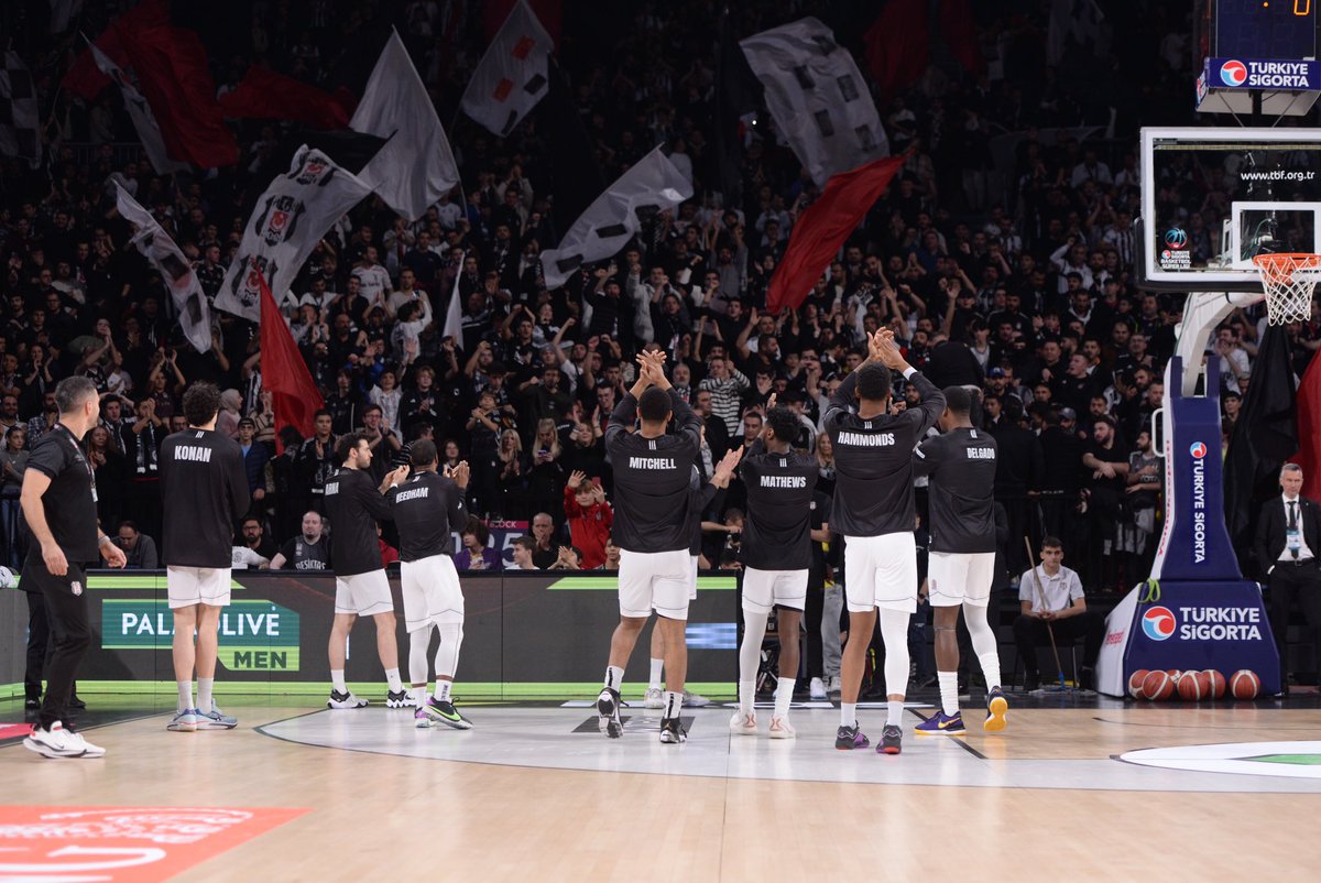BJK_Basketbol's tweet photo. "Anlatılmaz bir sevgi bu." 🖤🤍 https://t.co/Rk6VC8ljCJ