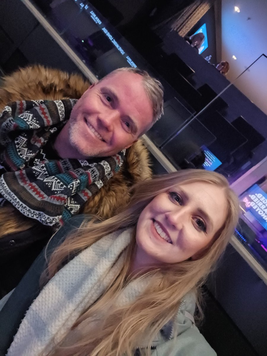 graceyyyy_'s tweet photo. Date night with the hubby to see Chris and Rosie Ramsey! #SMAGLASGOW https://t.co/jEKTudJXgI