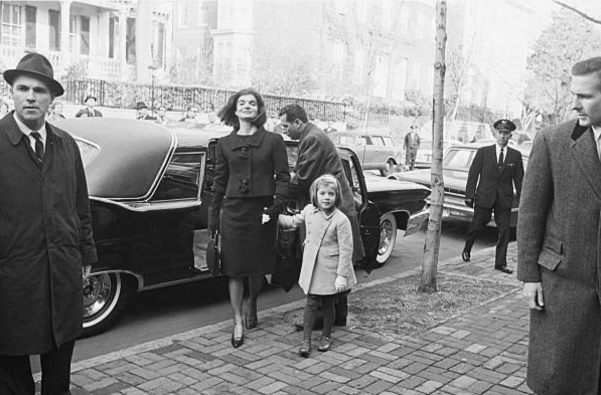 After assassination, Jacqueline Kennedy and her children arrive in Georgetown DC, this week 1963, at home of Averell Harriman, who had temporarily departed with his wife to let Kennedys temporarily use their house. @ClintHill_SS is behind, next to car.