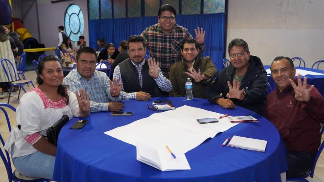 BRAUSLOPEZ's tweet photo. Suban o bajen entren o salgan en la oposición...
Nosotros a lo nuestro en el movimiento, el #PlanC_YaEstaEnMarcha
#Distrito9federal
#Puebla
#BrauS
#Morena https://t.co/jj8n28e0Z4