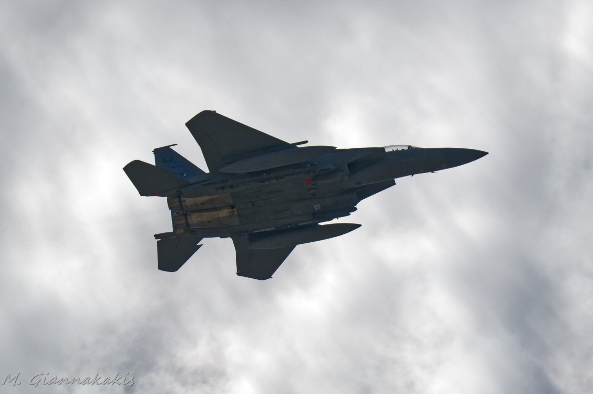 Saudi Strike Eagle overhead
#RSAF #royalsaudiairforce #kingdomofsaudiarabia #pilot #fighterpilot #f15 #f15eagle #f15strikeeagle #strikeagle #saudieagle #militaryaviation  #doubleengine #bellyview #contralight #militaryaviationphotography #overhead #backlitphoto