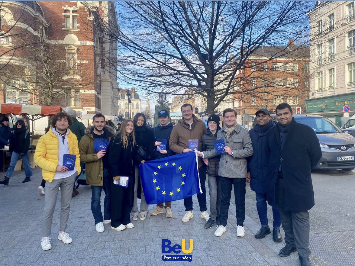 lesjem59's tweet photo. Lancement ce matin de la campagne BeU avec les @JeunesMR !
Pendant 2 mois nous irons à la rencontre de nos jeunes pour parler Europe 🇪🇺
Répondez ici 👉 https://t.co/7rAwc4mVj8 https://t.co/j04SSSwDeC