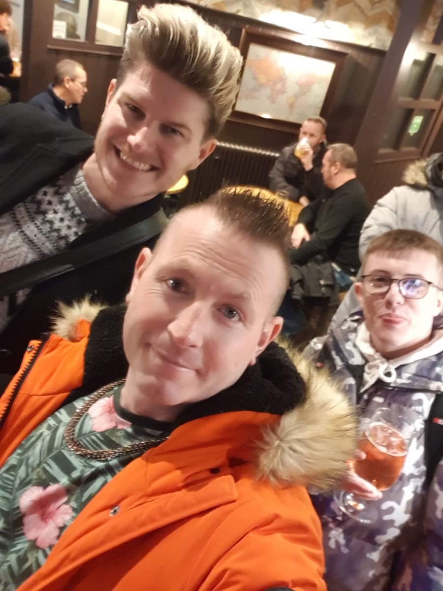 Phoenix6646's tweet photo. Christmas 🎄 markets bitches...... https://t.co/ElkWJolwiH