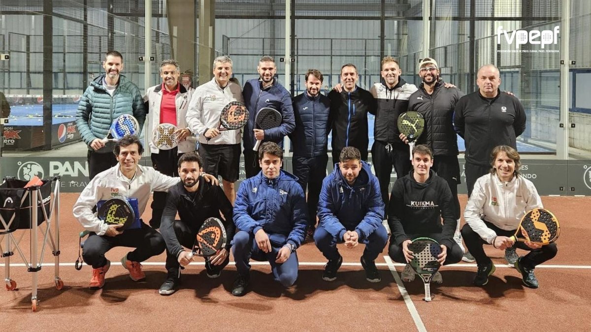 #NUEVOCURSO #SEGUNDONIVEL 🎓Primera sesión presencial del 𝟭𝗲𝗿 𝗖𝘂𝗿𝘀𝗼 𝗱𝗲 𝗘𝗻𝘁𝗿𝗲𝗻𝗮𝗱𝗼𝗿/𝗮 𝗱𝗲 𝗣á𝗱𝗲𝗹 𝗡𝗶𝘃𝗲𝗹 𝗜𝗜 𝗙𝗩𝗣-𝗘𝗣𝗙 #𝗕𝗶𝘇𝗸𝗮𝗶𝗮 para los 16 alumnos inscritos, entre los que vemos caras conocidas. 

#FormacionFVP_EPF
#PrestakuntzaFVP_EPF