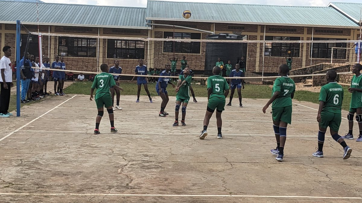 HuyeYouth's tweet image. Uyu munsi mu karere ka @HuyeDistrict, muri G.S Officiel de Butare, Ku nshuro ya mbere hatangirijwe irushanwa rya #NationalTalentDay, irushanwa ryateguwe na Minisiteri ya Siporo, riri kubarizwa mu mushinga w&apos;#IsongaProgram.

@A_sebutege
@RwandaSouth
@Rwanda_Sports
#HuyeYouth