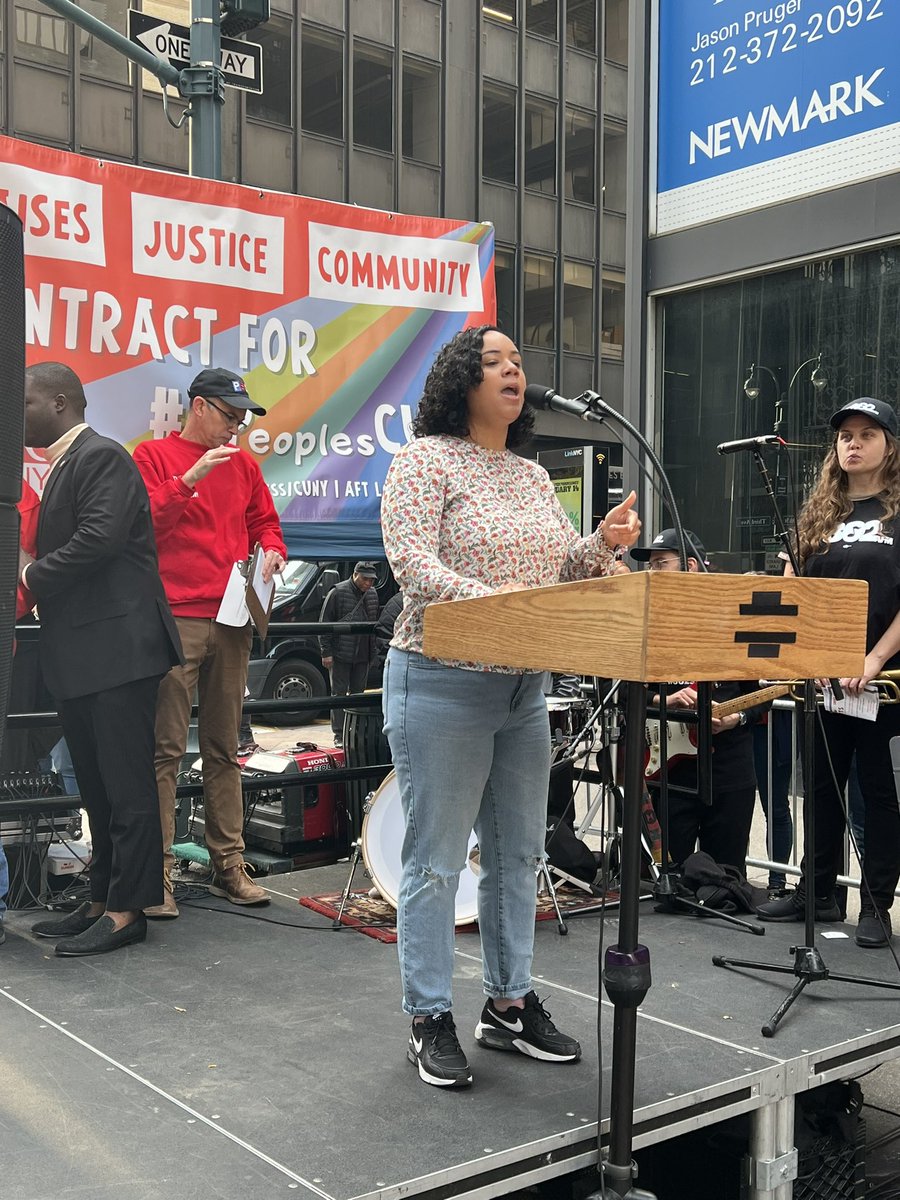 PSC_CUNY's tweet photo. “In a city and state as prosperous as New York, why aren’t we taxing the rich to fully fund public education?” @CarmenForNYC asking the hard questions of Governor Hochul and Mayor Adams #APeoplesCUNY #NewDealforCUNY https://t.co/EMoE1Ybacq