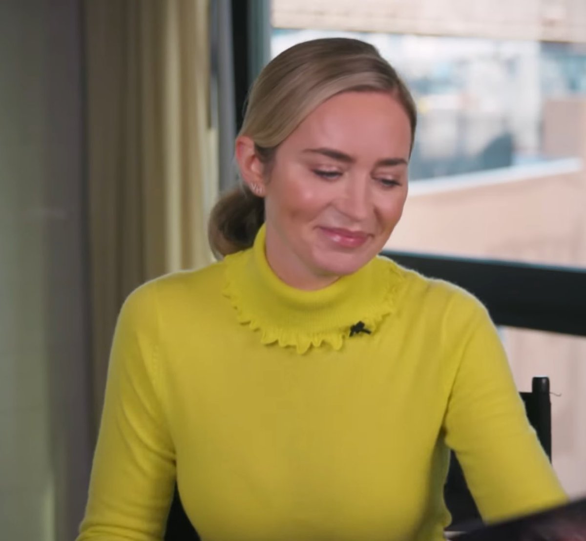 Her V&amp;H earrings 🥺