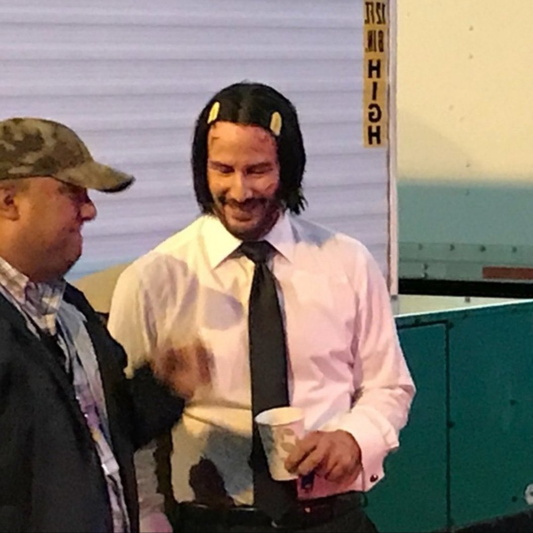 theclassaholic's tweet photo. Keanu Reeves keeping that iconic John Wick hairstyle in place with yellow hair clips. https://t.co/I6CB56qdlY