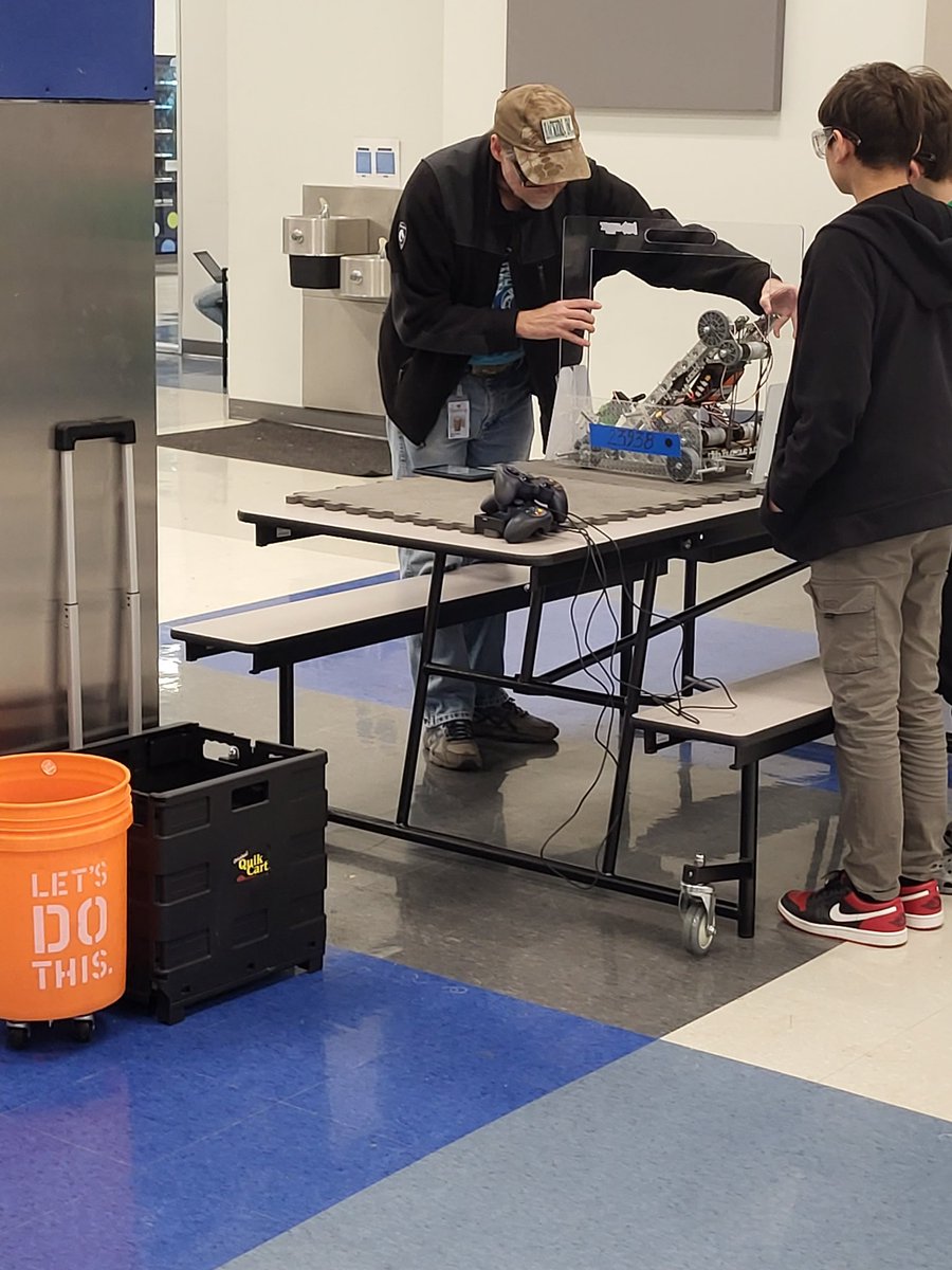 GabrielNila's tweet photo. Getting ready for Meet #2 for the @FIRSTweets #FTC #DVISDProud @DVISD_OMS https://t.co/3agfZf5QYd