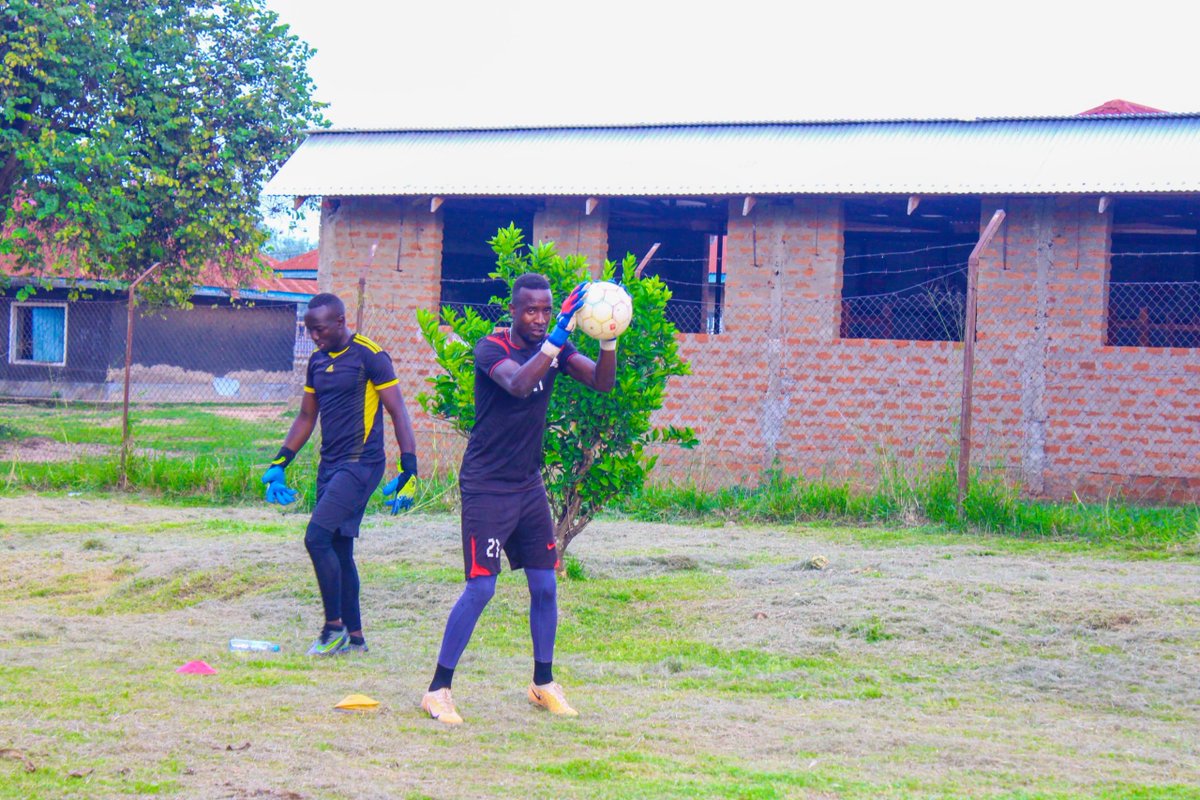 NdejjeUniveFC's tweet photo. #ONDNDU — GALLERY

The slides from our brief session from Mvara PTC in Arua City this evening are ready and here!

Credit: Freedom Visuals

#NDULions | #BetPawaBigLeague https://t.co/x3dl3XOcPJ