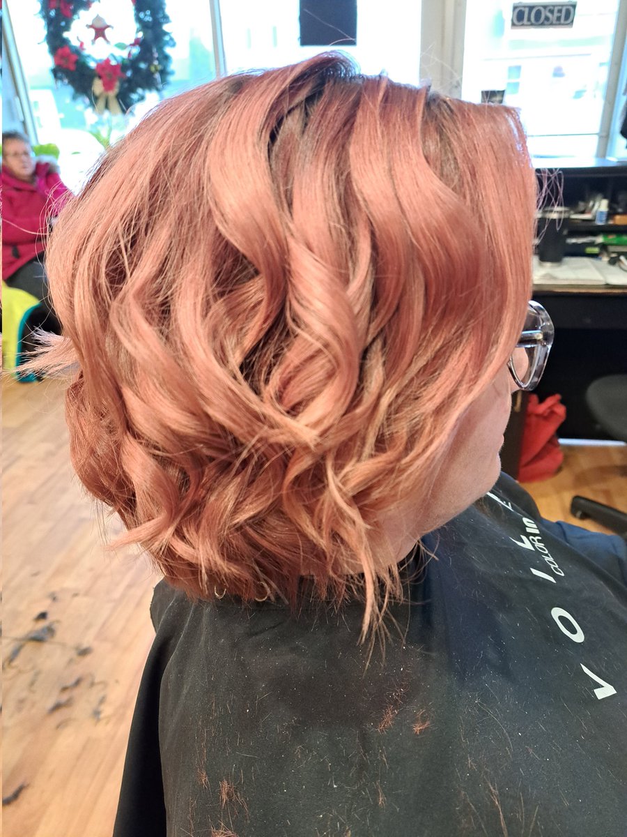 Sunnygregorio1's tweet photo. Styled Bob haircut 

#hair #Bob #haircut #blowdry #curled #styled  #curtainbangs https://t.co/btuG6Zt2MY