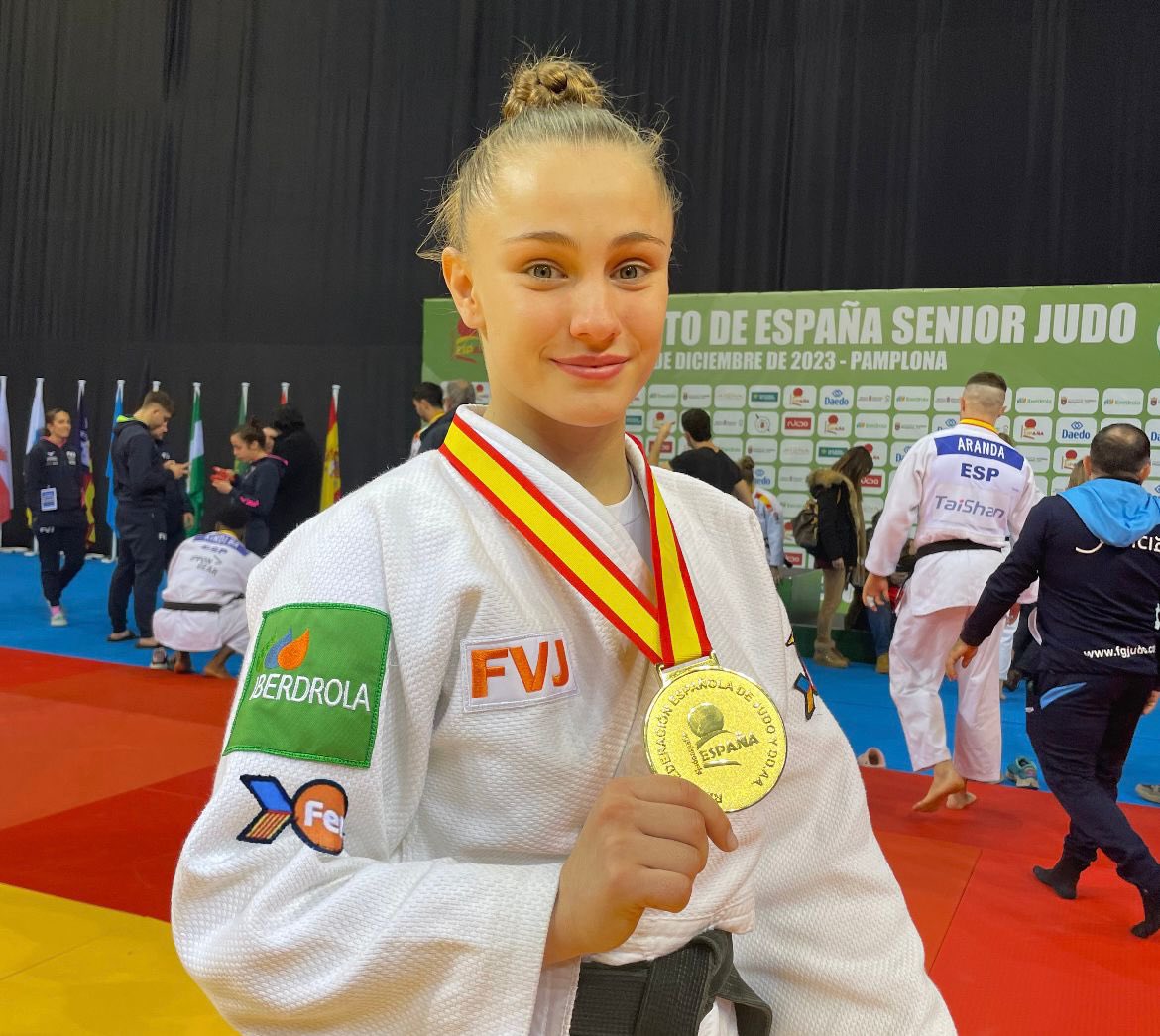 ProyectoFER's tweet photo. #Judo ¡¡ ORO🥇!! Marina Castelló se proclama campeona de España absoluta en menos 52 kg. La mejor forma de concluir el año. ¡¡Felicidades!! https://t.co/hEJa9NeC3U