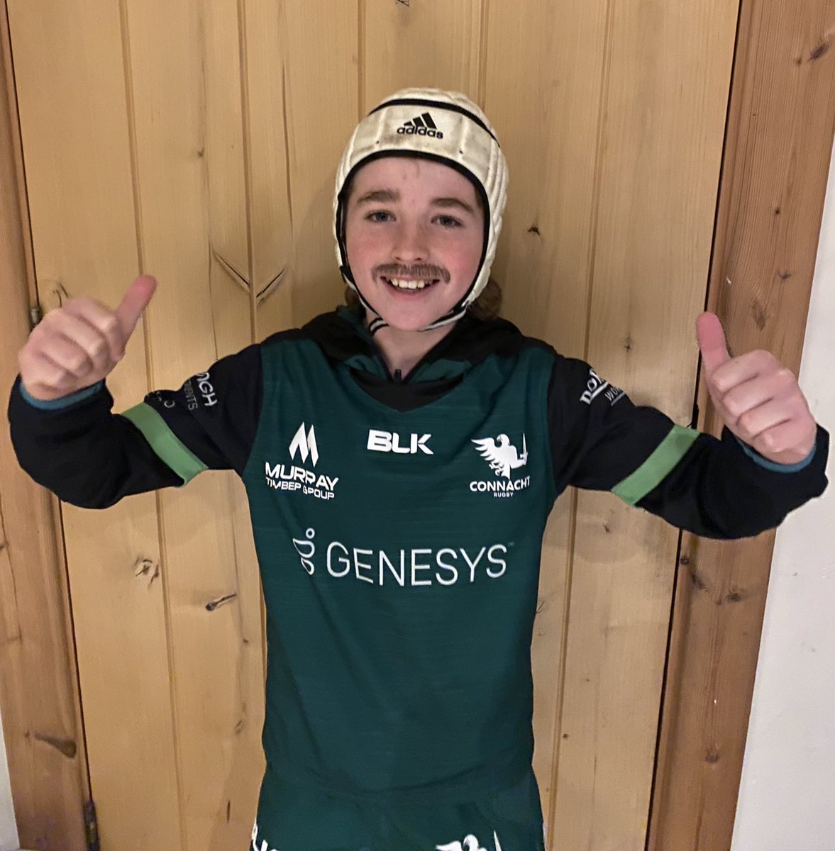JulieUiChois's tweet photo. Mack is back!!! …and a certain little man in this house is thrilled to see him. Leinster born… but it’s Connacht  🏉 all the way 💪 @connachtrugby #SuperFan #MackHansen https://t.co/7lzl7npS2v