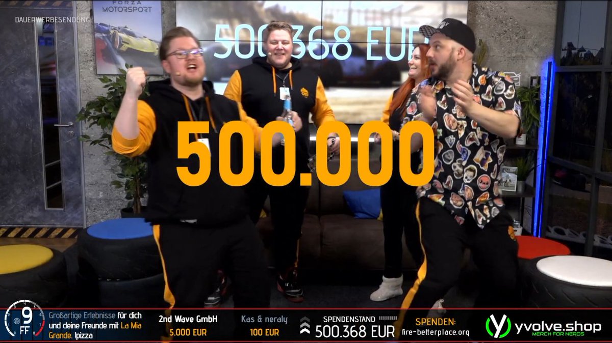 BorziSchafi's tweet image. 🥳🥳🥳 Eine halbe Million!! 🥳🥳🥳 #FriendlyFire9 Ich liebe die Truppe so sehr! 💕✨ #ChatLoben #AlleLoben