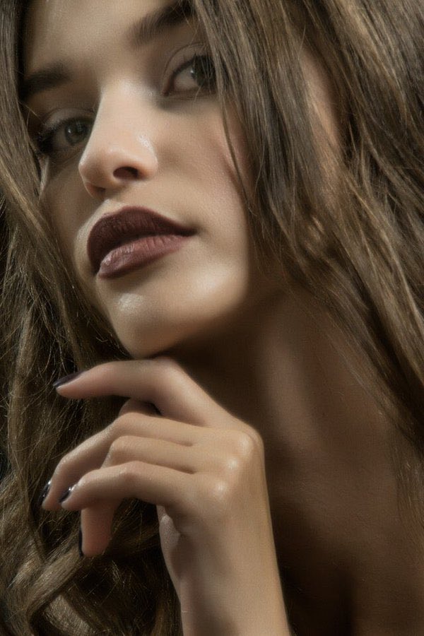 glameselle's tweet photo. Do you have your Holiday lip look ready? Try layering our “Jenna” #4522 liquid matte lipstick over liquid matte “Evelina” #4531 for a sultry, Holiday look! 💋 #lip #holidayseason https://t.co/MjjPz3nASR