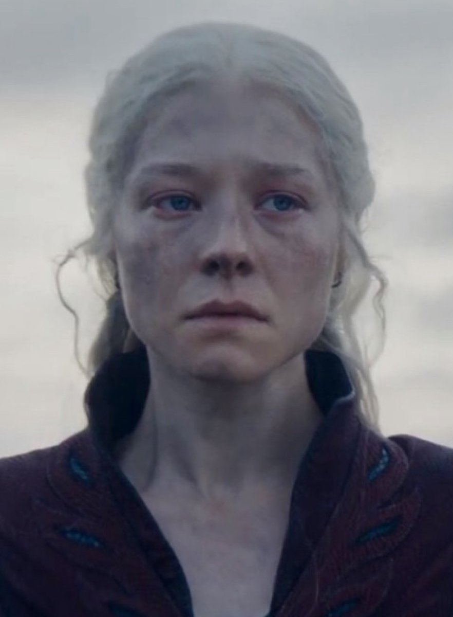 KingTargaryenn's tweet photo. Que Rhaenyra en #HOTDS2 esté tan rota como Daenerys al final de Game of Thrones solo puede significar una cosa:

🔥“FIRE AND BLOOD”🩸

#HouseOfTheDragon https://t.co/hn0nOqkUkg
