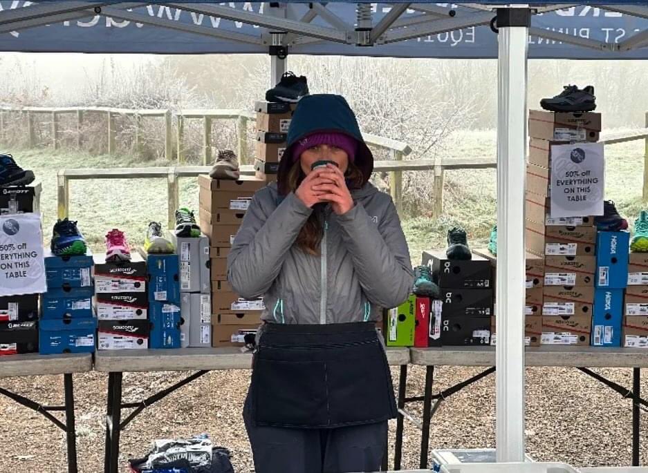 DERBYRUNNER's tweet photo. Repost 👉🏼 @rob_derbyrunner_jefferies. ❄️ 

Coldest #derbyrunnerstall for a while. 

Amazing effort from @heanorrunningclub to host the 3rd fixture of the North Mids XC League. https://t.co/ofyghqvFM2