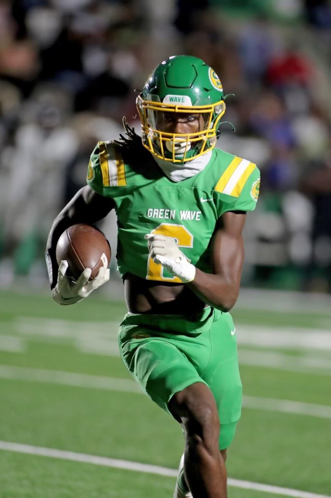 Not the best ending last week but I’m thankful 4 the ride and the seniors who led the way, a few TDs a few yards a few injuries but I’m better then my stats time to get back in the lab for my final ride next season only way is UP 6 …..c/o25