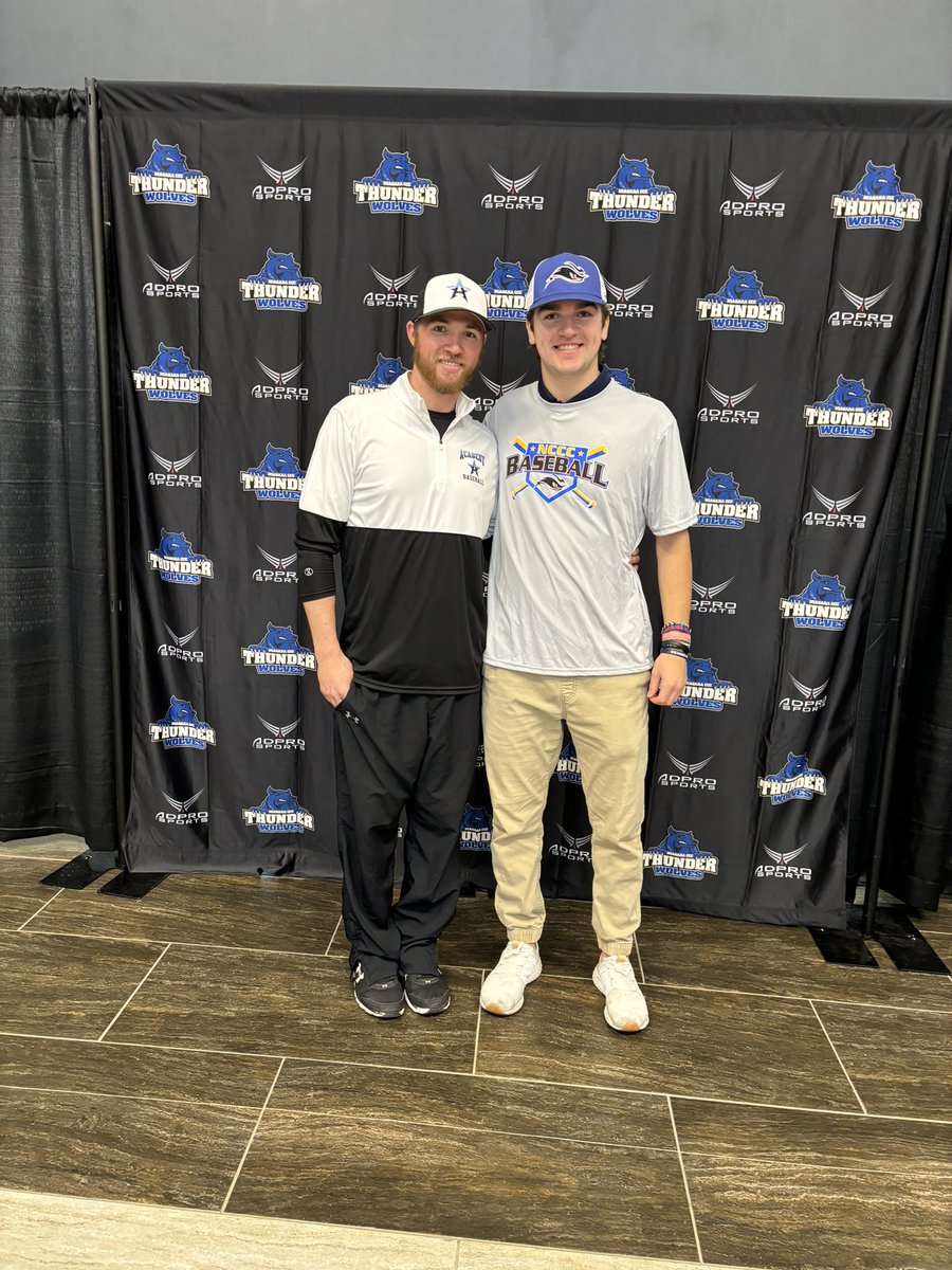 CooperPrizel's tweet photo. Signing day with @NiagaraTwolves. Couldn’t be more grateful and excited for the future! @MClingersmith @coachjbecks @CJ16Gonz @TheAcademyofWNY @kennyj_34 @prizel27 @LakeViewTravel1 @JustinSantonoci https://t.co/szYMtgX9Lh