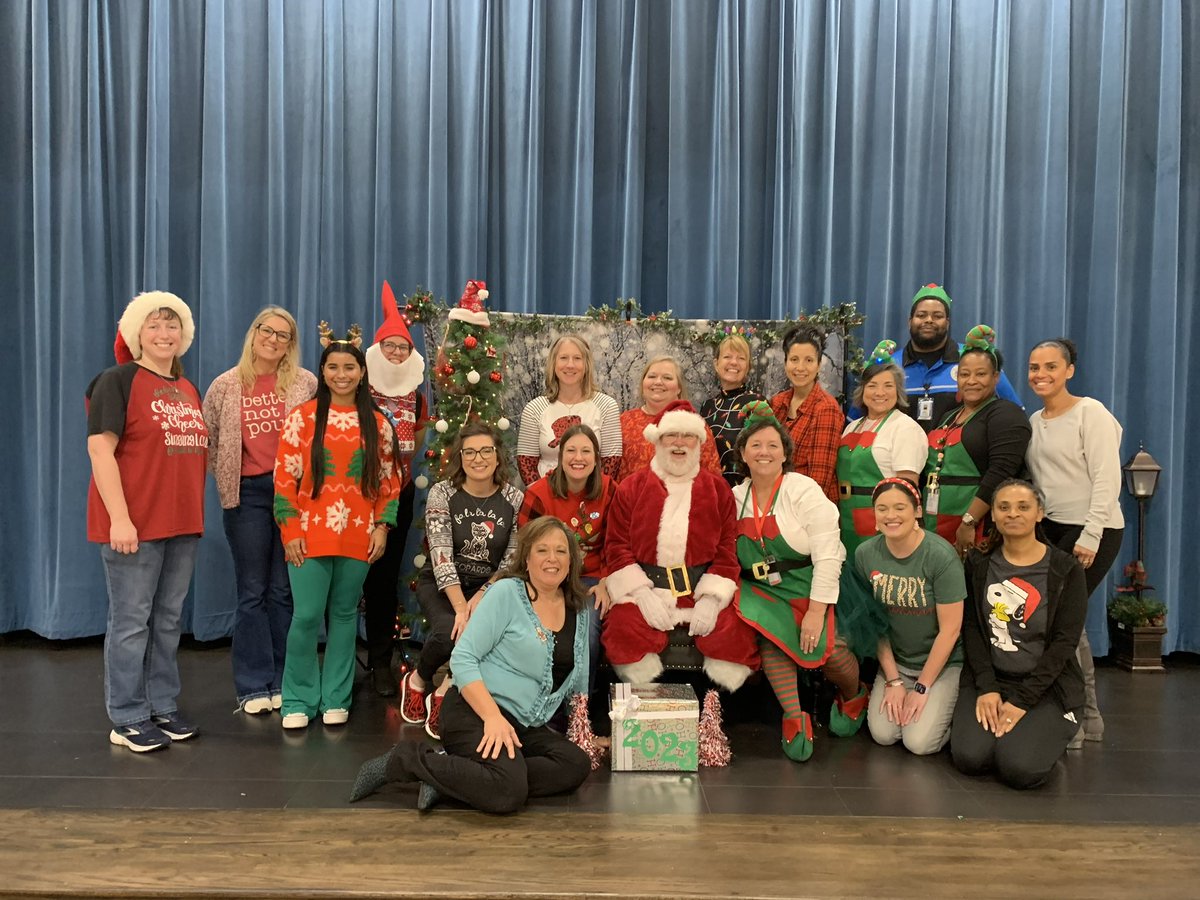 Cookies with Santa was a great time!! <a href="/OLE_Leopards/">Leonard Elementary</a> <a href="/olepta/">Olga Leonard Elementary PTA</a>