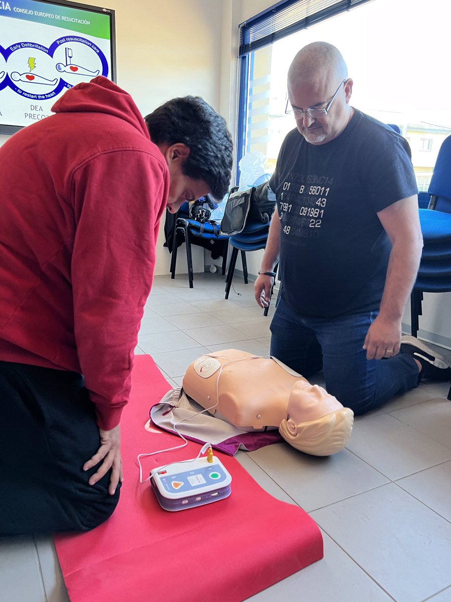 ENEEferugby's tweet photo. 📚Hoy se ha realizado el curso de Level 1 @WorldRugby de Primeros Auxilios en Sitges, en colaboración con @rugby_cat

La formadora ha sido Rita Sahún https://t.co/Nat8DkIBaY
