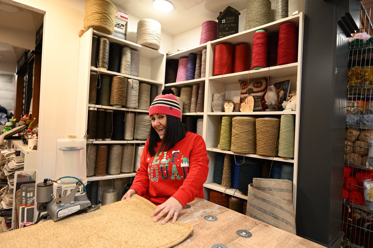 Smiles @ #Durham #ChristmasFestival today 

3rd and final day tomorrow ... come and get your Christmas shopping sorted