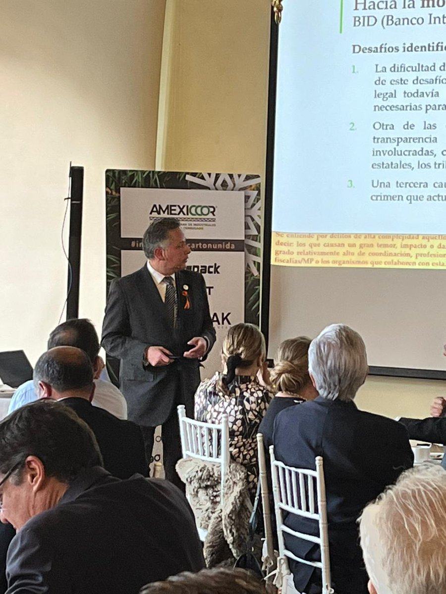 SNietoCastillo's tweet photo. Agradezco la invitación de #ANFEC y #AMEXICCOR para impartir la conferencia “Seguridad, justicia e impunidad” hace unos días. En particular a Sergio Peñafiel. https://t.co/NBQYFN5UMO